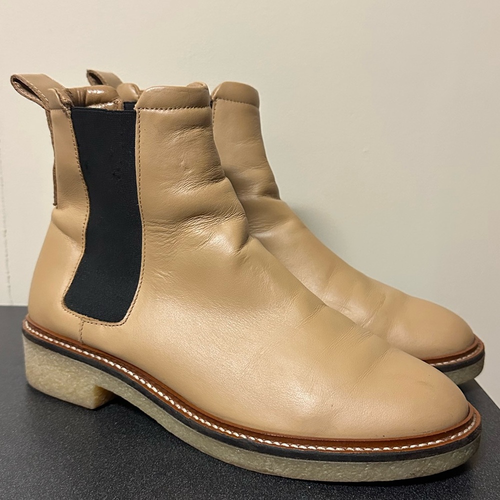 Everlane Beige Heeled Boots with Black Accent